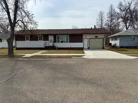 209 Badger St S, Wishek, ND 58495