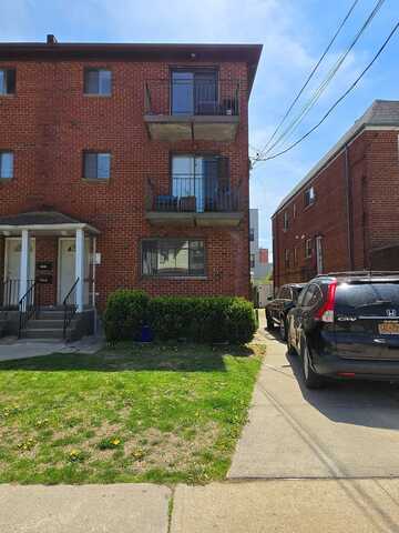 214-16 40 Ave, Bayside, NY 11361