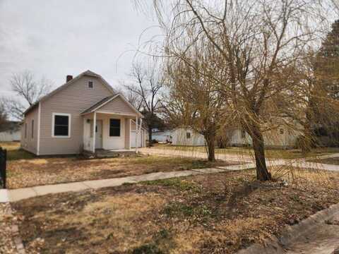 637 Lincoln Ave., Grant, NE 69140