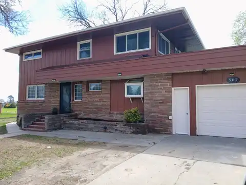 507 E 6th St, Gordon, NE 69343