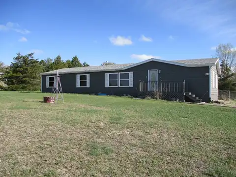 416 W 10th St, Gordon, NE 69343