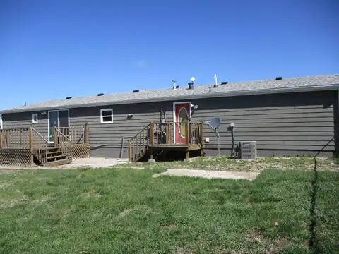 416 W 10th St, Gordon, NE 69343
