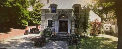 4-13 Parsons blvd, Whitestone, NY 11357