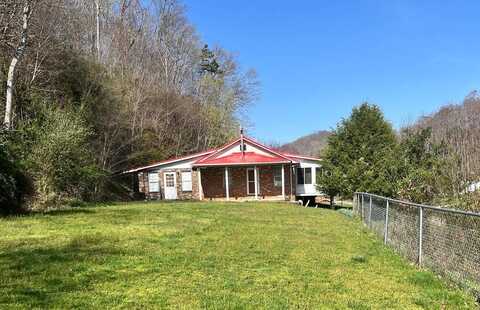 19 Bear Fork Road, Yawkey, WV 25573