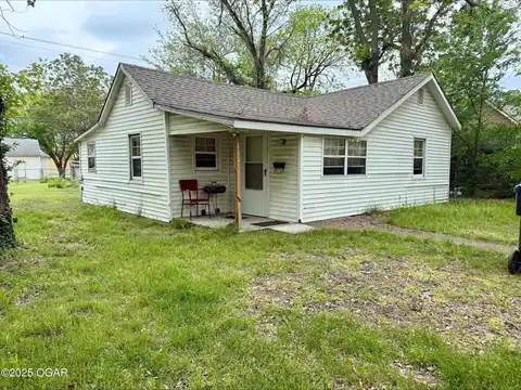 712 N Tom Street, Webb City, MO 64870