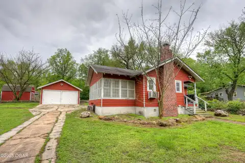 206 Clark Drive, Joplin, MO 64804
