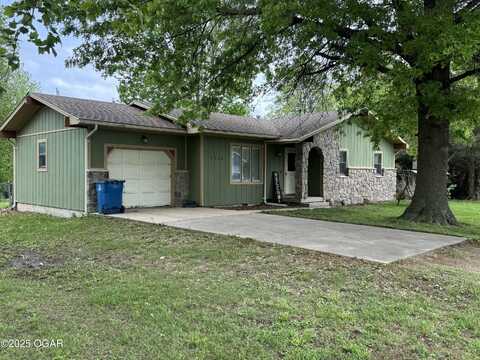 1926 Wynwood Drive, Carthage, MO 64836