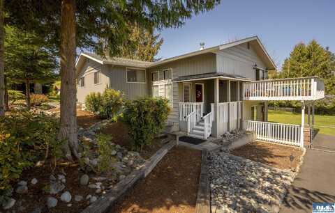 40 Hemlock Way, Sequim, WA 98382