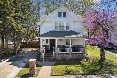 2119 N DIVISION Street, Davenport, IA 52804