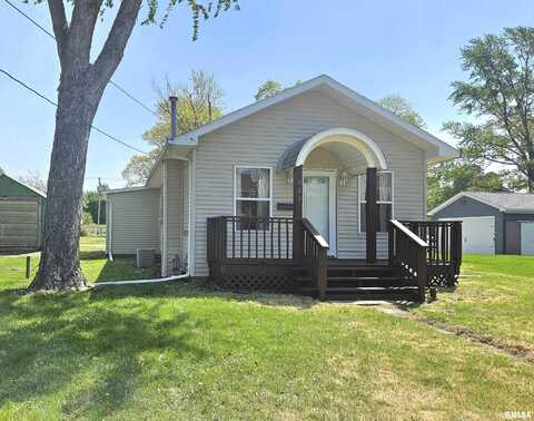 823 N BROADWAY Street, Lewistown, IL 61542