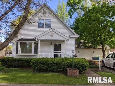 917 E Esther Street, Taylorville, IL 62568