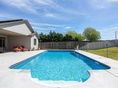 82647 E Reata Rd, Kennewick, WA 99338