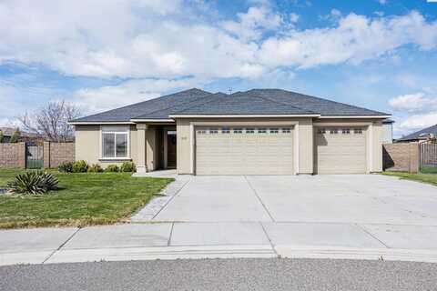 1333 Platinum Pl, West Richland, WA 99353