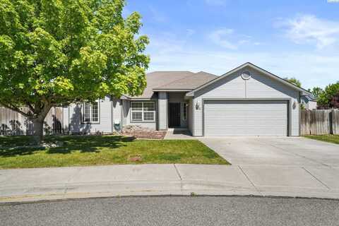 634 S Young Street, Kennewick, WA 99336