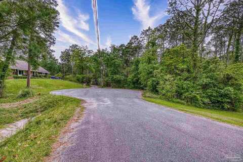 1253 Tecumseh Ct, Cantonment, FL 32514