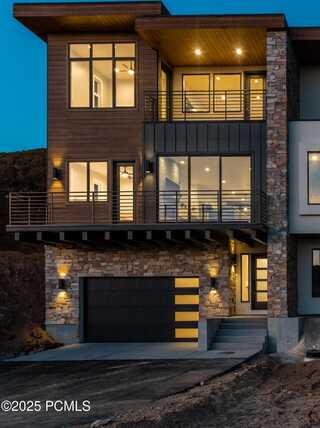 885 E Grizzly Way, Hideout, UT 84036