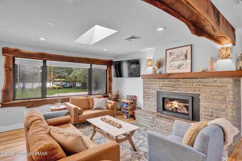 368 Stillwater Drive, Pocono Summit, PA 18346