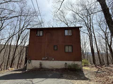 5231 Woodbridge Drive E, Bushkill, PA 18324