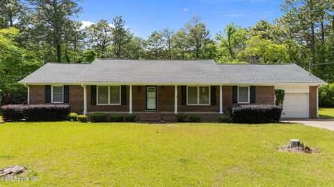 204 Mcneill Road, Southern Pines, NC 28387