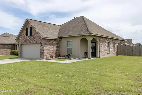 200 Gray Birch Lp, Youngsville, LA 70592