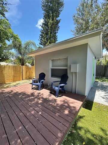 1075 NE 32nd St, Oakland Park, FL 33334