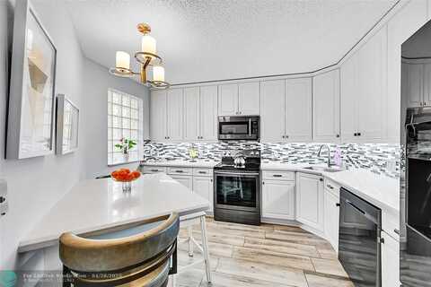 4161 Coral Tree Cir, Coconut Creek, FL 33073