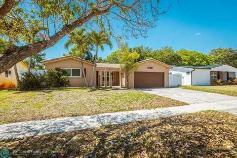 10460 NW 2nd Ct, Plantation, FL 33324