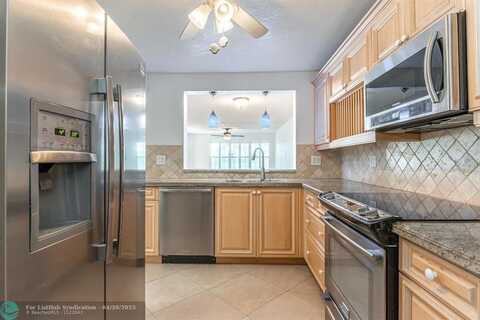 2318 S Cypress Bend Dr, Pompano Beach, FL 33069
