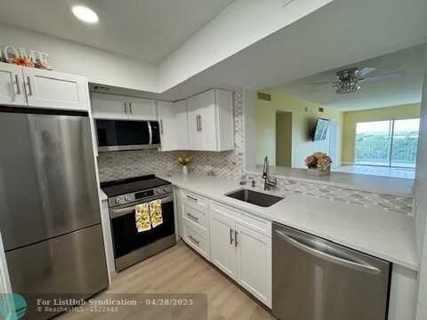3150 N Palm Aire Dr, Pompano Beach, FL 33069