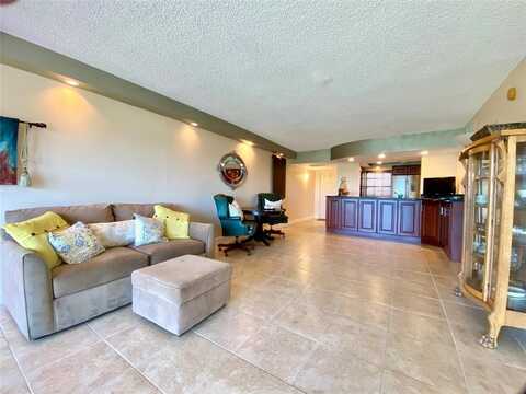 3300 N Palm Aire Dr, Pompano Beach, FL 33069