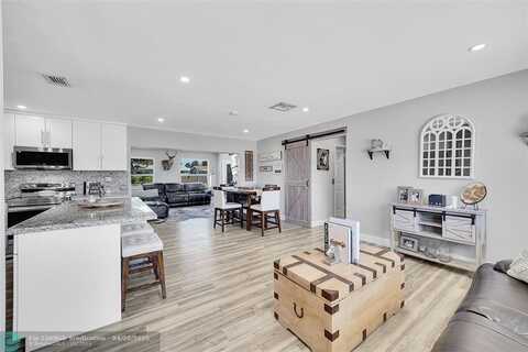 7861 NW 11th Ct, Pembroke Pines, FL 33024