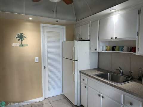 3204 Colony Club Rd, Pompano Beach, FL 33062