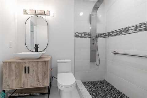 811 SE 4th Ave, Dania Beach, FL 33004
