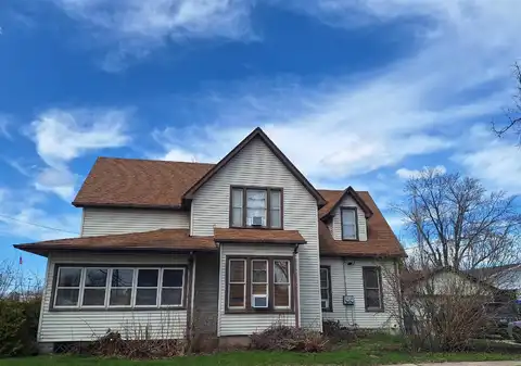230 S WEBSTER Avenue, OMRO, WI 54963