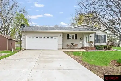 214 Kings Drive, Blue Earth, MN 56013