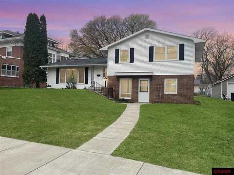214 Burns Avenue, Springfield, MN 56087