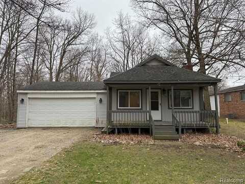 2976 Giddings Boulevard, Highland, MI 48356