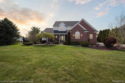 769 SADDLE CLUB Lane, Howell, MI 48843