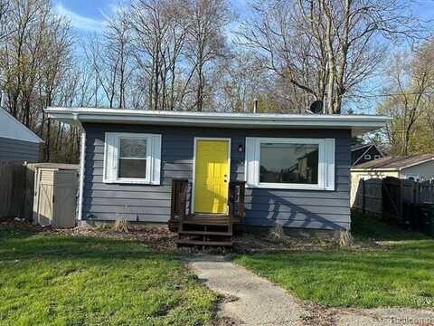 667 HEIGHTS Road, Lake Orion, MI 48362