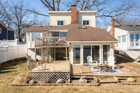 2830 N DUCK LAKE Road, Highland, MI 48356