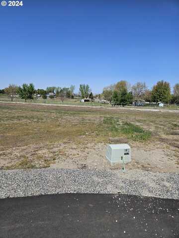 00000 Tomcat LN, Boardman, OR 97818