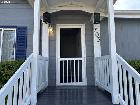 703 PINTAIL LN, Longview, WA 98632