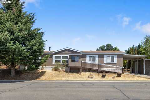 377 RIVER PLACE DR, Roseburg, OR 97471