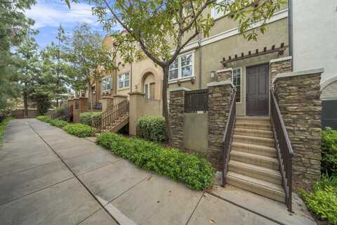 9810 Old Tree Ln, Santee, CA 92071