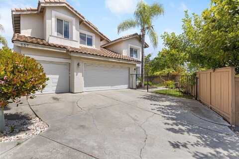 657 Cantara Ln, Vista, CA 92081