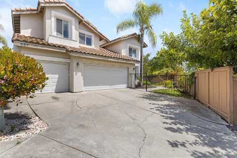 657 Cantara Ln, Vista, CA 92081