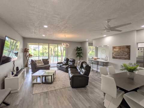 105 Half Moon Circle, Hypoluxo, FL 33462