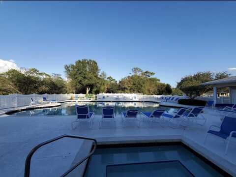 672 NE Bent Paddle Lane, Port Saint Lucie, FL 34983