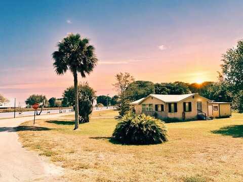 601 Riverside Drive, Moore Haven, FL 33471