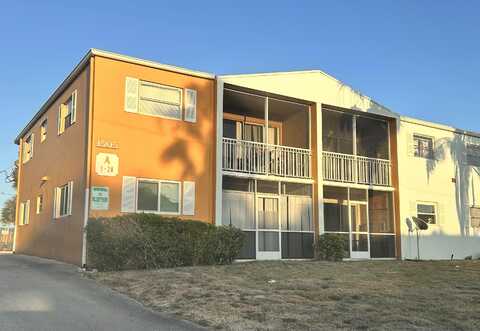 1505 Crescent Circle, Lake Park, FL 33403